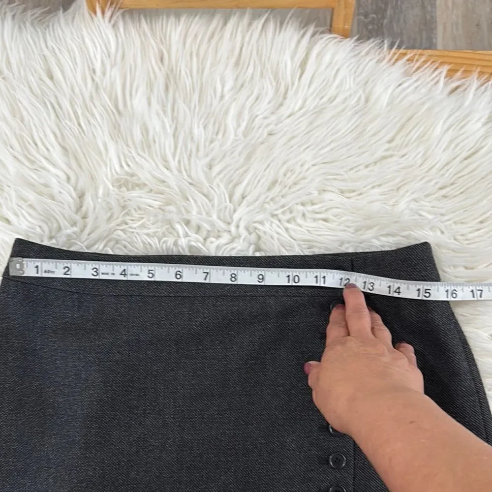 ANN TAYLOR Elegant Black Button-Down Skirt